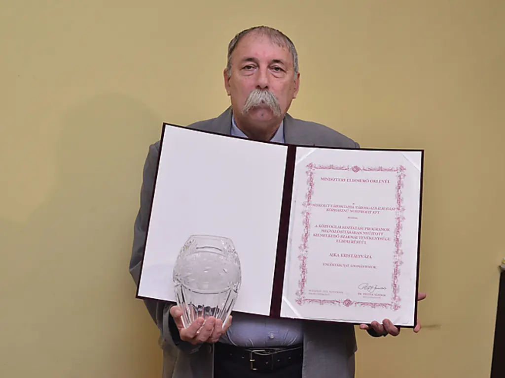 Osváth Zoltán Zsolt ügyvezető