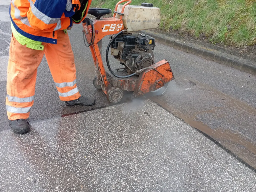 közterület-bontási és hibaelhárítási munkálat