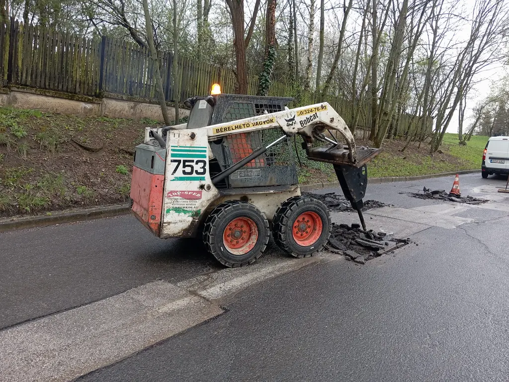 közterület-bontási és hibaelhárítási munkálat
