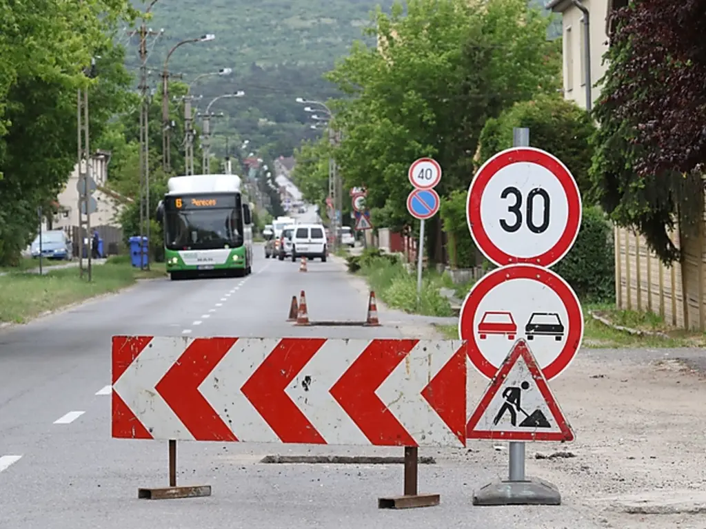 közterület-bontási és hibaelhárítási munkálat
