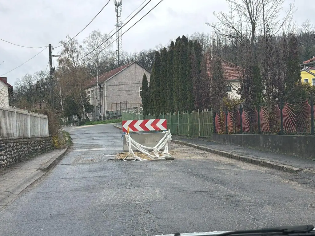 közterület-bontási és hibaelhárítási munkálatok