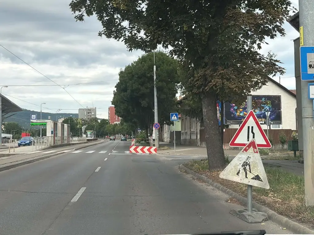 közterület-bontási és hibaelhárítási munkálat