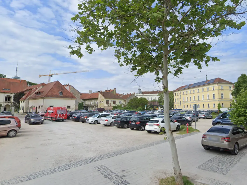 parkolás