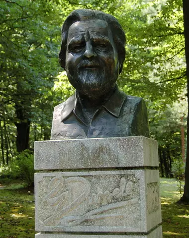 Gerald Durrell születésnapjára