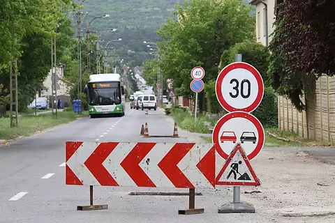 közterület-bontási és hibaelhárítási munkálat közterület-bontási és hibaelhárítási munkálat