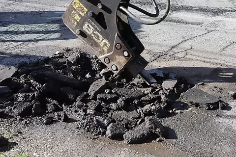 közterület-bontási és hibaelhárítási munkálat