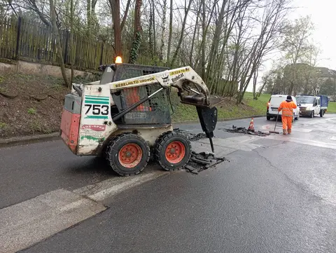 közterület-bontási és hibaelhárítási munkálat