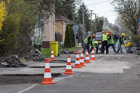 közterület-bontási és hibaelhárítási munkálat közterület-bontási és hibaelhárítási munkálat