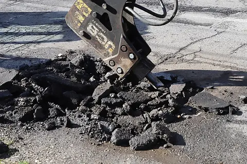 közterület-bontási és hibaelhárítási munkálatok