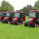 Öt új modern traktor nyírja a füvet Miskolcon