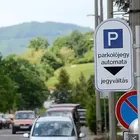 parkolás